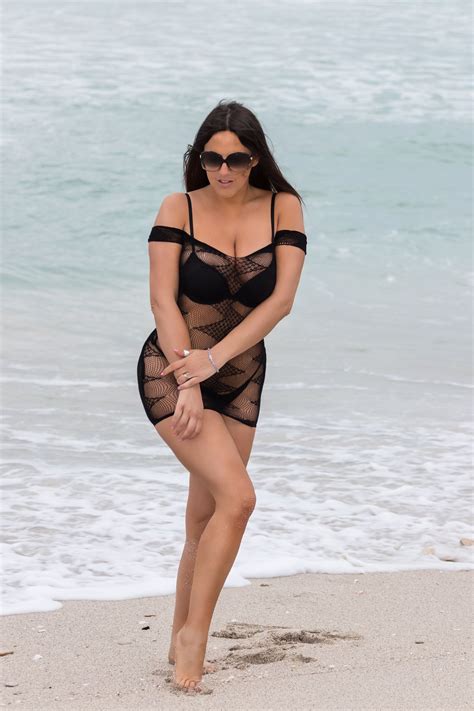 Obnoxious Brunette Claudia Romani Shows Her Ass Once Again The Fappening
