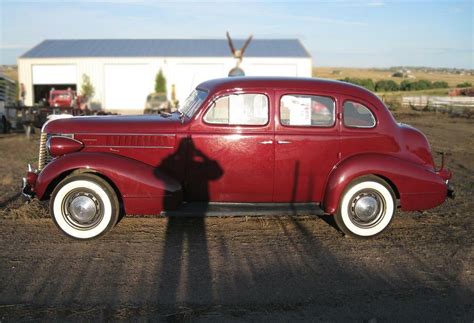 1938 Pontiac 4 Door Sedan Side Profile 79647