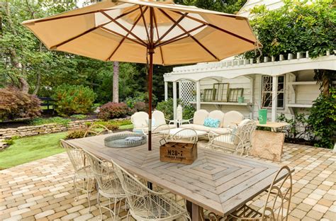 16 Snug Shabby Chic Patio Designs That Will Transform Your Garden