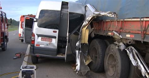 G Acidente Entre Carreta E Van Deixa Mortos Em Estrada Na Bahia