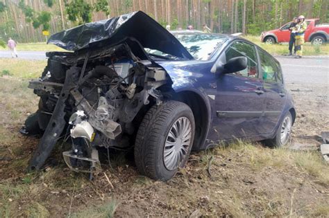 elka pl Wypadek na skrzyżowaniu dwie osoby poszkodowane