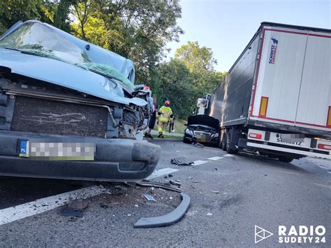 Strzegom Zderzenie Trzech Aut Przy Ul Legnickiej FOTO Strzegom