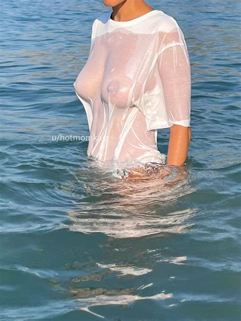 Keeping The Guys On The Beach Entertained Nudes Seethru NUDE PICS ORG