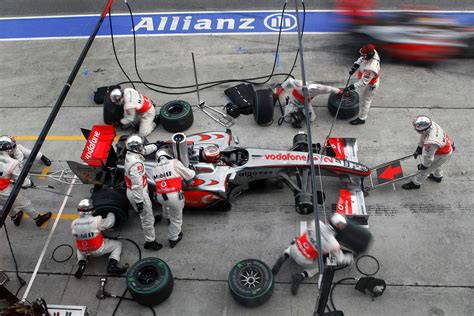 Pitstop – Print A Wallpaper