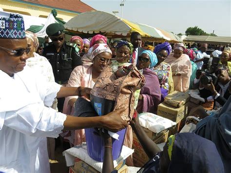 Photos Aisha Buhari Kicks Off Distribution Of Nutritional Foods To