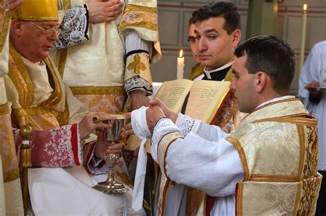 Catholicvs Reportaje Fotográfico De La Ordenación Sacerdotal En El