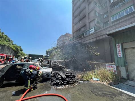 真的太熱！汐止空地正中午4車自燃 疑電瓶起火釀禍