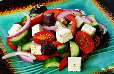 DeliciousEurope: Greek Salad (χωριάτικη σαλάτα)