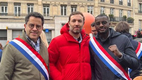 Le député LFI du Rhône Gabriel Amard soutient Thomas Portes et pose