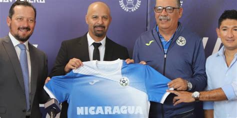 Entrenador De La Selecci N De F Tbol De Nicaragua Gana Us Mil Al Mes