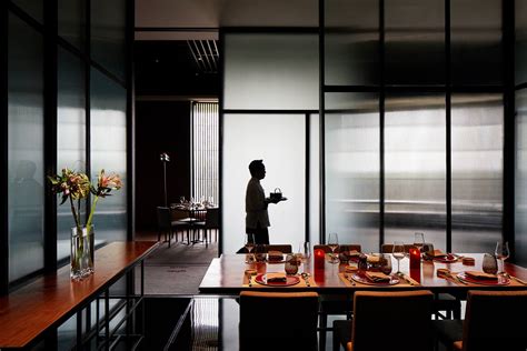 restaurants  jakarta offer insight  indonesias  cuisines