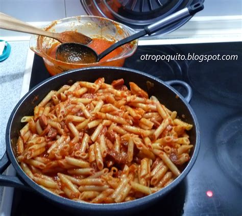 Macarrones Con Tomate Chorizo Salchichas Y Salsa Bechamel Otro