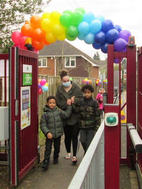 Rainbows Woodthorne Primary School