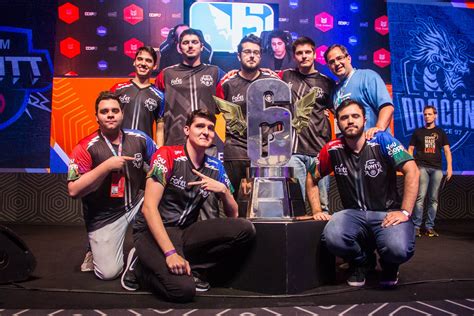 Rainbow Six Siege multi Team Fontt conquista título do campeonato