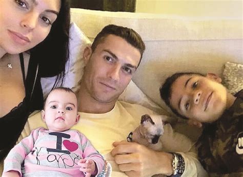 Amoroso Cristiano Ronaldo Deixa Mensagem De Parab Ns Ao Filho Mais