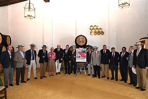 La Alcaldesa Felicita A Jan De Clerck Al Haber Sido Galardonado Con El