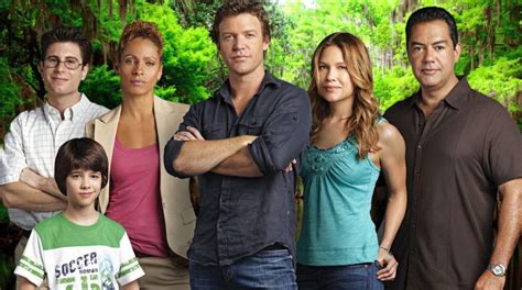 10 Facts You Didn't Know about "The Glades"