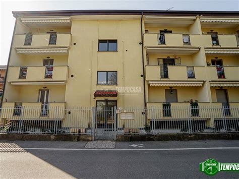 Vendita Appartamento Villasanta Trilocale In Via Ciro Menotti Buono