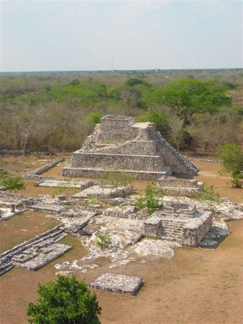 Mayan cities – Mayapán – Mirror of ashes