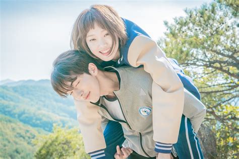 Breaking Lee Sung Kyung And Nam Joo Hyuk Confirm They Are Dating Soompi