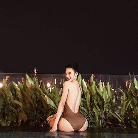 Ngọc Trinh và Angela Phương Trinh đều khoe ảnh nude ai nóng bỏng hơn