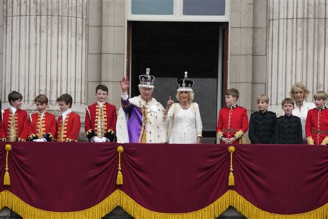 Who Was On The Buckingham Palace Balcony With Charles And Camilla?