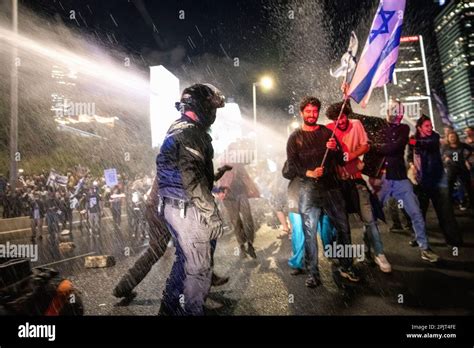 Tel Aviv Israel 01st Apr 2023 Israeli Police Water Cannons Spray At