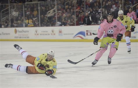 NickALive!: ECHL Ice Hockey Teams Battle In SpongeBob SquarePants And ...