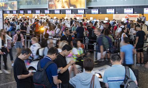 Forte Affluence Aux A Roports De Zurich Et Gen Ve Lfm La Radio