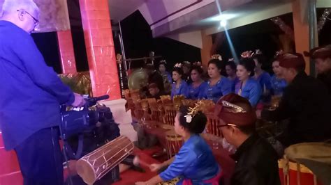 Angklung Gelegar Tahun Baru Dari Langit Pura Agung Giri Natha