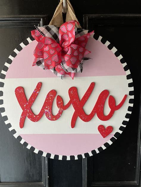 Hugs And Kisses Door Hanger Valentines Day Etsy In 2024 Diy