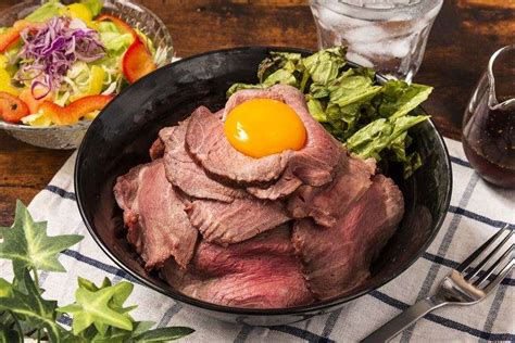 ローストビーフ丼のタレのおすすめレシピを知りたい コラム 泉南でレストランをお探しなら【lgrow】