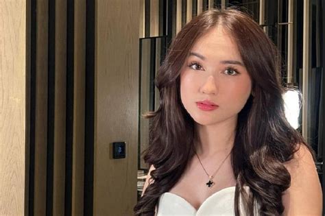 Laura Moane Jadi Sorotan Di Ulang Tahun Al Ghazali Resmi Pacaran