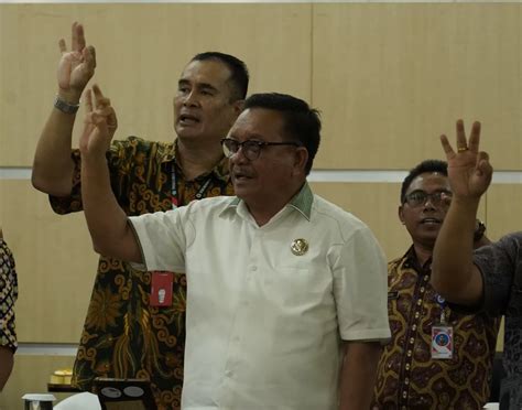 Maurits Mantiri Perkuat Kompetensi OPD Pelatihan Awal Tahun Agenda