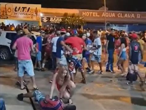 Vídeo Evento mais de 150 pessoas termina briga generalizada em