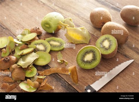 Kiwifruit Hi Res Stock Photography And Images Alamy