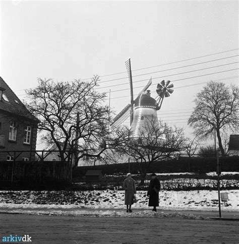 arkiv dk Vinter ved Vejle Vindmølle og Koldingvej 1958