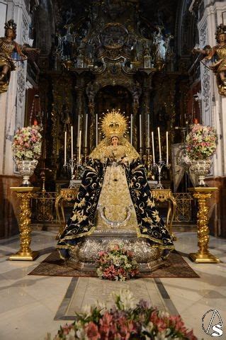 Recuerden Termina El Besamanos En La Parroquia De San Vicente A La