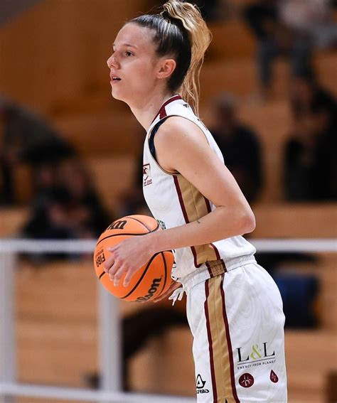 Giulia Togliani In Cabina Di Regia Della Velcofin Interlocks Vicenza