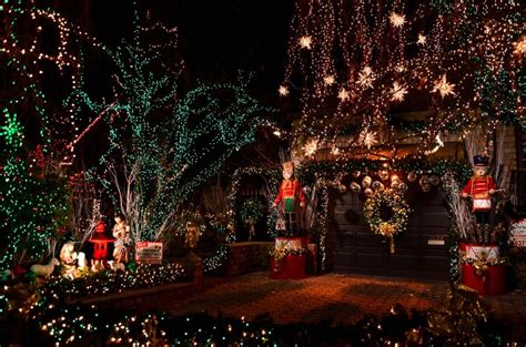 7 Rekomendasi Hiasan Natal Dapat Mempercantik Rumah Kamu