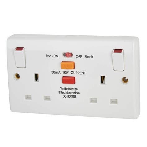 Bg 800 Series 13a 2 Gang Passive Rcd Socket White Electricaldirect