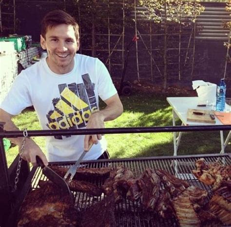 Whats Messi Eating For Dinner Argentinas World Cup Diet Pick Up