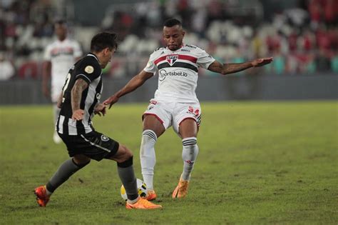 São Paulo x Botafogo veja informações e escalações do jogo pelo