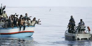 Flucht über das Mittelmeer Das Geschäft der Schmuggler taz de