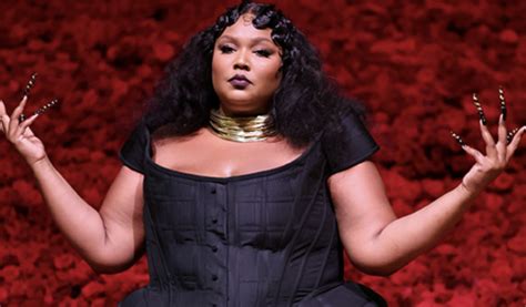 Lizzo Stole The Show At The Emmys With A Big Red Tulle Dress Blognews