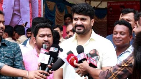 Srujan Lokesh Th Birthday Photos Photos Filmibeat