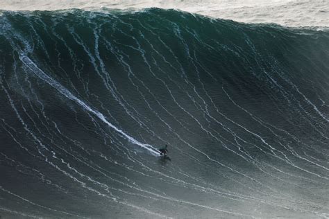 Nazaré Big Wave Competition 2025 - Alyss Bethany