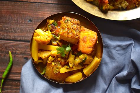 Assamese Fish Curry With Cauliflower & Potatoes | Assamese Recipes - Recipes for the regular ...