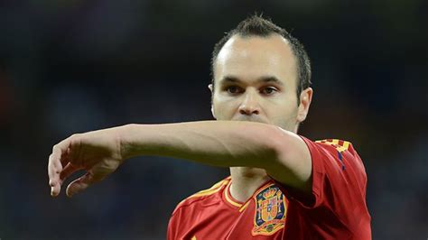 Andres Iniesta Extends Barcelona Contract To 2018 After Weeks Of