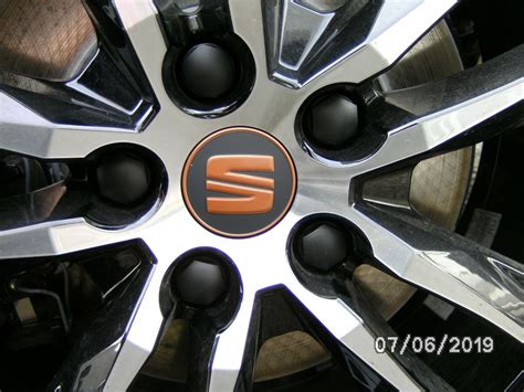 New Genuine Seat Alloy Wheel Centre Caps X Copper Satin Black